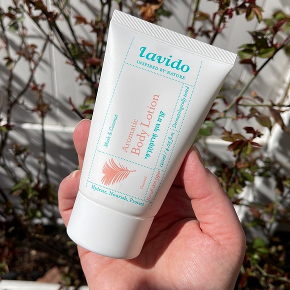 Anthropologie Skincare Lavido Aromatic Body Lotion Musk Coconut